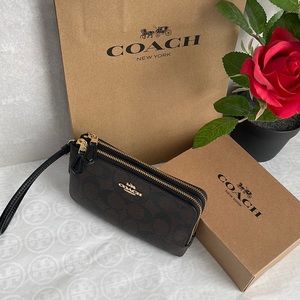 ✅SALE❤️‍🔥Coach Wristlet.